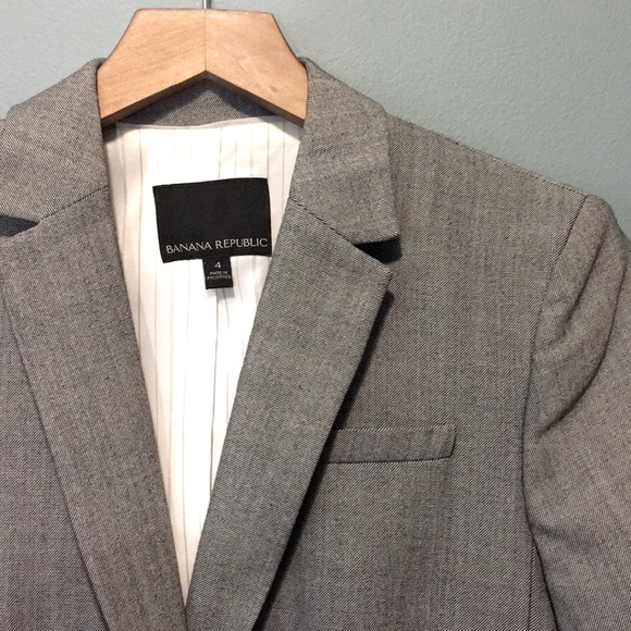 Banana Republic | Grey Blazer (4) - Picture 2 of 8